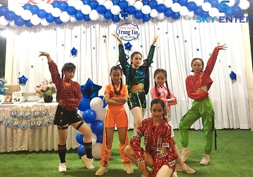 cung-cap-nhom-nhay-chuong-trinh-sinh-nhat
